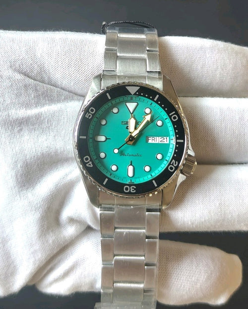 Seiko 5 Sports SKX Midi Teal SRPK33K1 — foto reale dell'esemplare