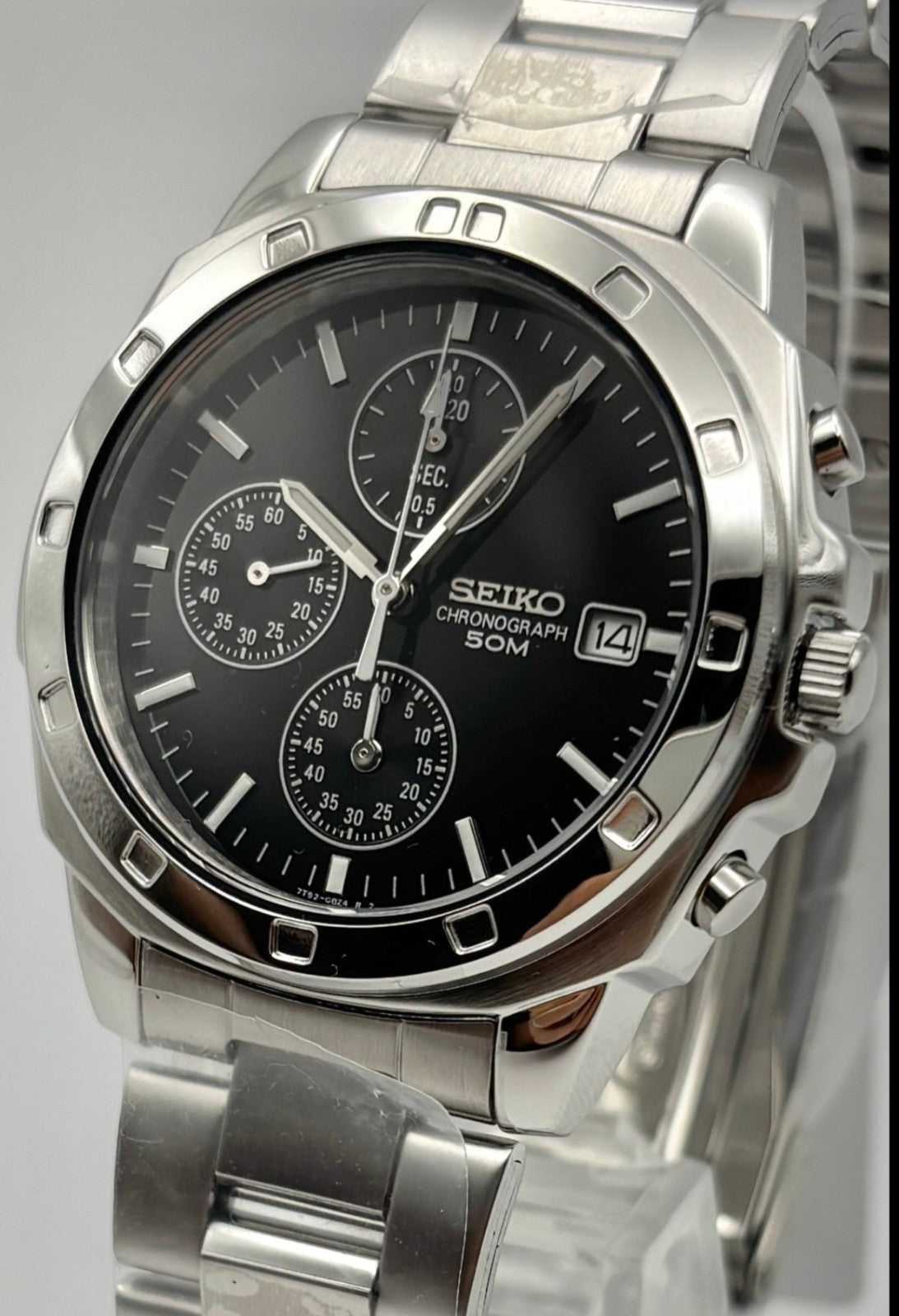Seiko SND191 Cronografo Nero — dettaglio del quadrante e dei contatori (2 di 6)