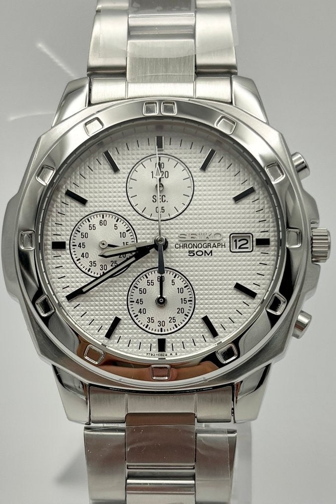 Seiko SND187 Cronografo Bianco — quadrante bianco e cassa in acciaio (1 di 6)